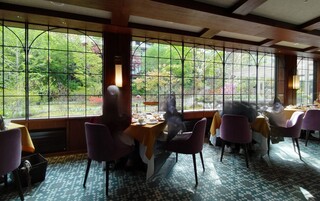 Manpei Hotel - Main Dining for American Breakfast – Overlooking the Courtyard