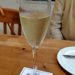 チーズを愛するWine&Bar Jerez - カヴァ