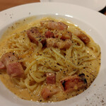 チーズを愛するWine&Bar Jerez - チーズを愛するカルボナーラ