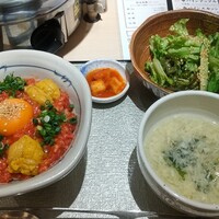 牛刺しと焼肉 仔虎 クリスロード店 - 
