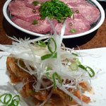 炭火焼肉HONMACHI - 牛タン＆キムチ