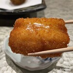 日本料理 とくを - 鱧のフライを岩塩で