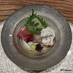 日本料理 とくを - 背かみの鮪の赤身､鮃と鮃の縁側に鱧の落とし