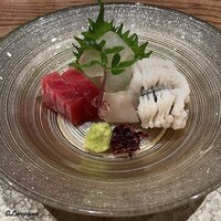 日本料理 とくを - 背かみの鮪の赤身､鮃と鮃の縁側に鱧の落とし