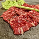 杏樹亭 岸根店 - 「上ハラミタレ（税込￥2,280）」のアップ…