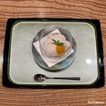 日本料理 とくを - マンゴーソースで味わうパンナコッタ