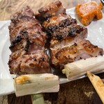 立ち呑み モルガン - カシラ・ハラミ（こちらも超デカいんです）