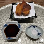 日本料理 とくを - 鱧と原木椎茸とズッキーニのフライとソースと岩塩