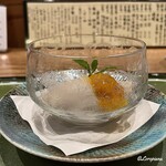 日本料理 とくを - マンゴーソースで味わうパンナコッタ