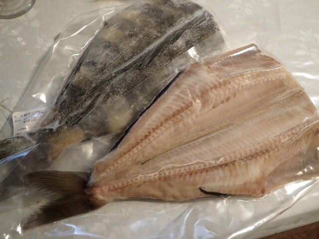 手島商店 &ndash; 東塩釜の水産物仲卸市場の鮮魚専門店