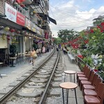 COFFEE 54-58 - 目の前の線路