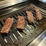 本格焼肉・もつ鍋 肉衛門 - 