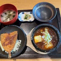 ダイナミックキッチン＆バー 響 中之島フェスティバルプラザ店 - 筍と海老の麻婆豆腐とアジフライ膳