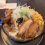 AKIHA麺屋 粋翔 - 『白』　野菜　角煮　コーンTP。