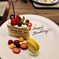 クロスダイン - デザートプレート。この苺のショートケーキもとても美味しかったです。