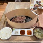 週5ステーキ キッチン&マーケット ルクア大阪 - 