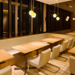 ぼてぢゅう - 奥側の席。外が見れます。