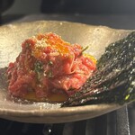 배고파  - ユッケ