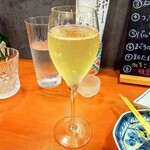 伊のおばんざい NICOICHI - スパークリングワイン