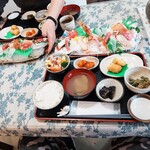 ヤマタ家 - お刺身ランチ