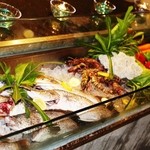 The Straits - 本日のお魚　鯛・シーバス・ガルーパ・海老