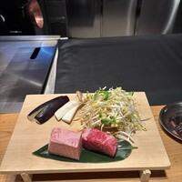 鳥取和牛専門店 大山 不二家 心斎橋本店 - 鉄板焼きの食材。