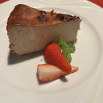 南欧料理　アンジュ - アールグレイのバスクチーズケーキ