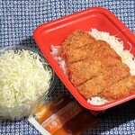 松のや - 味噌ロースかつ丼(ライス並盛)と定食のサラダ