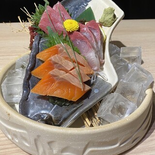 直送新鮮魚介驚きの価格！1580円（税込）！