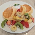 幸せのパンケーキ - フルーツパンケーキ