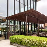 スターバックスコーヒー - 店舗の外観※図書館