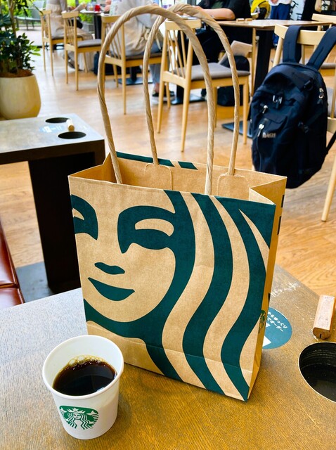 スターバックスコーヒー 蔦屋書店多賀城市図書館店（STARBUCKS COFFEE） - 多賀城（カフェ）の写真