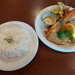 キッチンもみじ - 料理写真:ミックスフライ定食