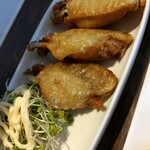 旨いよ食堂 - 手羽先素揚げ　￥700