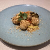 桃李 - 「オマール海老と和牛サーロインのココナッツスパイス和え」