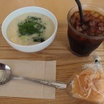 SOUP SOUP - 枝豆とインゲンのクリームスープのスモールセット（Ｍ700円）。