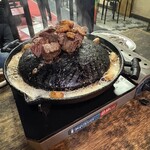 ホルモン・ステーキ・スタミナ料理 福富 - シルクステーキ。食べやすくカットされているのが嬉しい