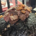 ホルモン・ステーキ・スタミナ料理 福富 - ヒレステーキの柔らかさと旨みにガーリックのパンチが最高！