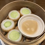 大和野菜與蒸籠蒸  Sumika - お通しはキュウリを挟んだ竹輪のせいろ蒸し