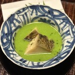 蒸し鮑　うすい豆スリ流し　桑名の蛤