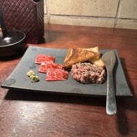 カルネジーオ イースト - 