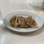 こまどり - 餃子(三個) 500円