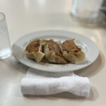 こまどり - 餃子(三個) 500円