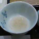 そば湯にも粗挽き感が。
