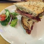 Einstein's 251 - ルーベンサンドウィッチ。うますぎ！