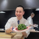 赤坂 島袋 - 笑顔が上手