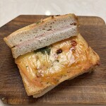 メゾンブルー - めんたいペペロンチーノの断面