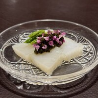 イル アオヤマ - 種子島のアオリイカと三河湾のスミイカ キャビア乗せ