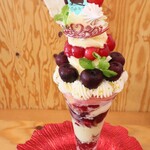 カフェ・ド・リオン パレット - 【2025.05】特選Wさくらんぼのパフェ(税込2,992円)