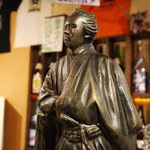 立ち飲み 竜馬 - 竜馬像